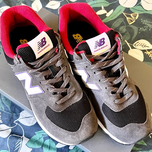 New Balance Mens 574 Sneakers In Prism 